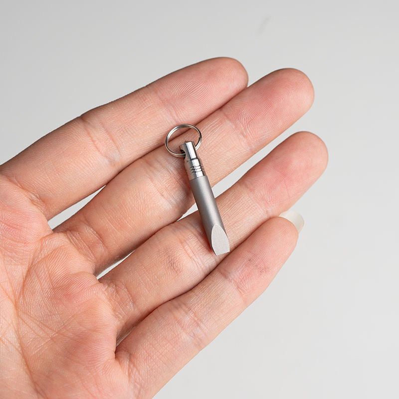Titanyum Alaşımlı Küçük Kazaya - Sim Card Tool incelemesi ve fiyatı
